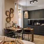 Apartment Inski - And Terrace In Avenidas Novas