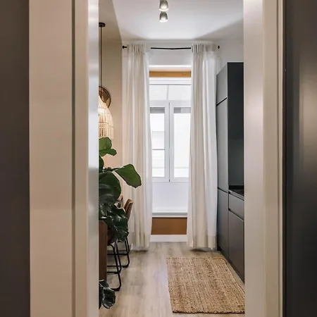 Apartment Inski - And Terrace In Avenidas Novas *