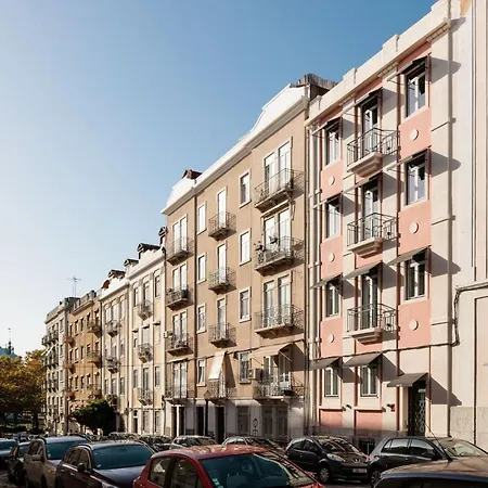 Inski - And Terrace In Avenidas Novas Apartamento