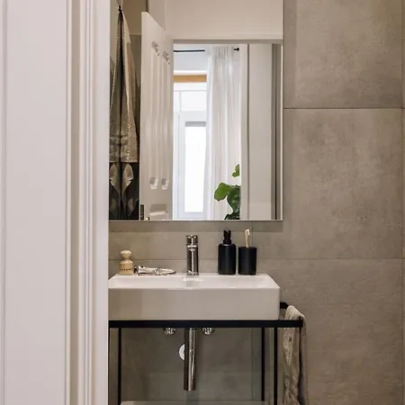Apartment Inski - And Terrace In Avenidas Novas Lisbon
