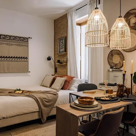 Inski - And Terrace In Avenidas Novas Apartamento